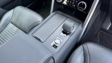 Land Rover Discovery 3.0 D300 Dynamic SE 5dr Auto Diesel Station Wagon